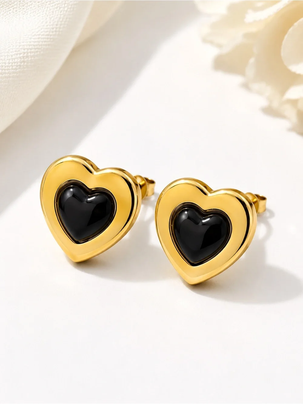 18K Gold Plated Black Heart Stud Earrings Stainless Steel Waterproof NWT